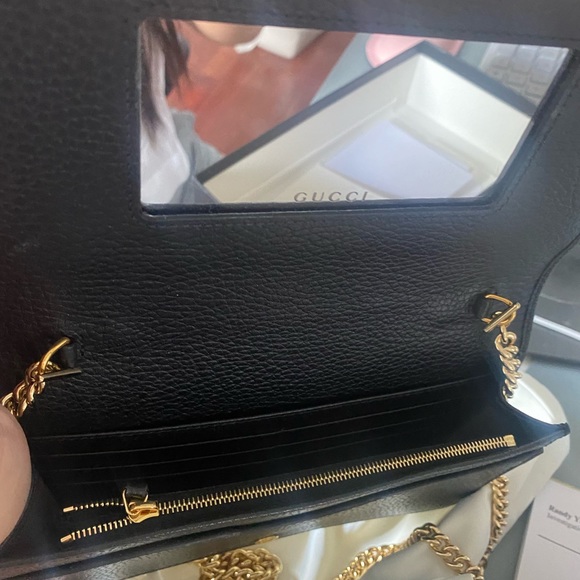 ✨SOLD✨ EUC Gucci Wallet on a chain. 100% AUTHENTIC - Picture 4 of 5